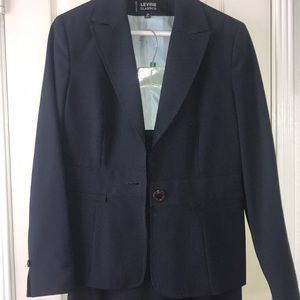 Levine Classics Women’s blazer and skirt set